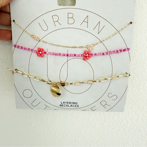 NWT Urban Outfitters Gold Bright Pink Beaded Layered Necklace - Picture 3 of 3